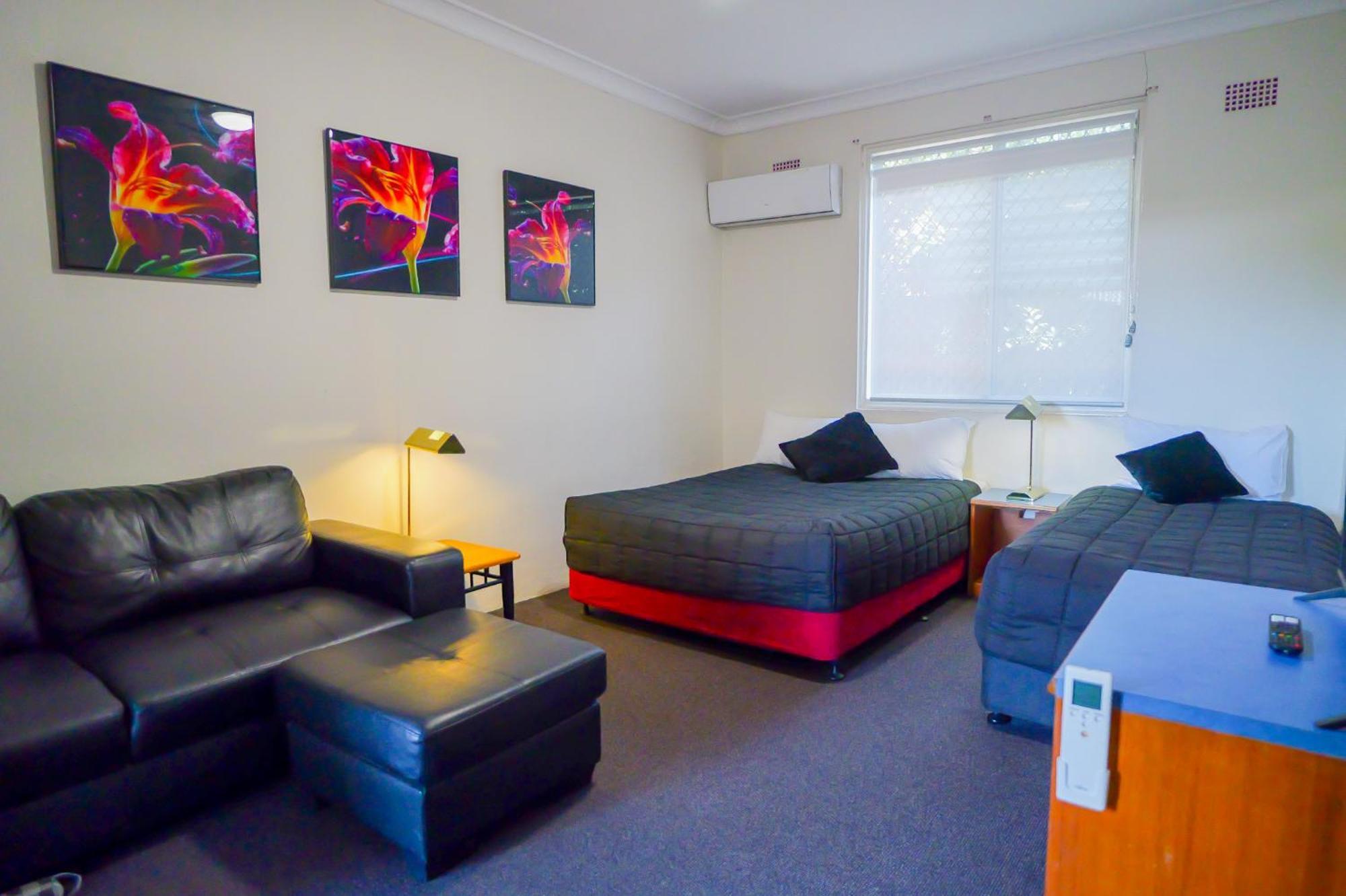 Abbotsleigh Motor Inn Armidale Exterior photo